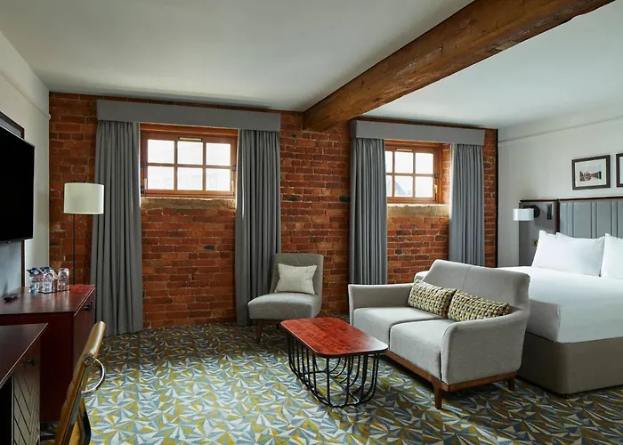 Deluxe King Room
