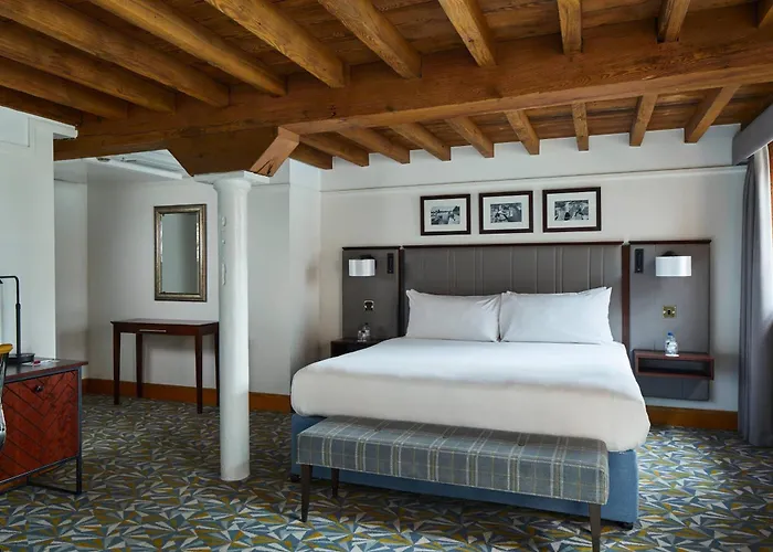 One-Bedroom Junior Suite