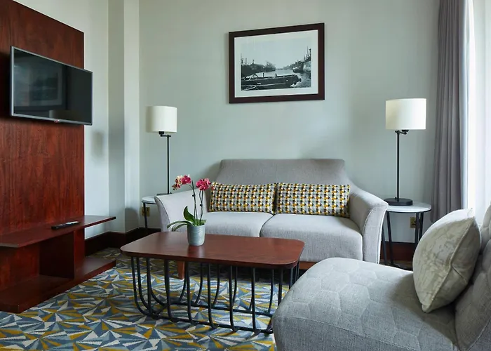 One-Bedroom King Suite
